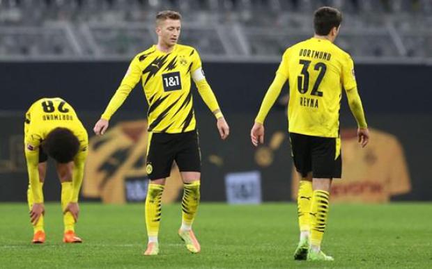 Bundesliga: Dortmund thảm bại, Bayern có nguy cơ mất ngôi đầu