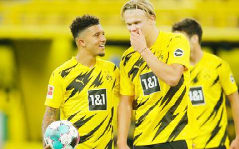 Haaland tranh đá penalty với Sancho