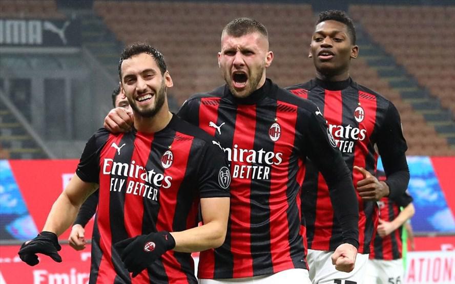 AC Milan thất bại trước Juventus: Dừng lại để lấy hơi