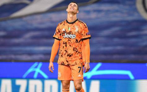 Ronaldo tịt ngòi, đồng đội mắc sai lầm, Juventus lại đứng trước nguy cơ bị loại sớm ở Champions League
