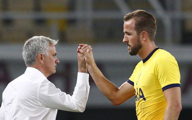 Harry Kane gửi ‘tối hậu thư’, ghế của Mourinho nóng trước cuộc đấu M.U