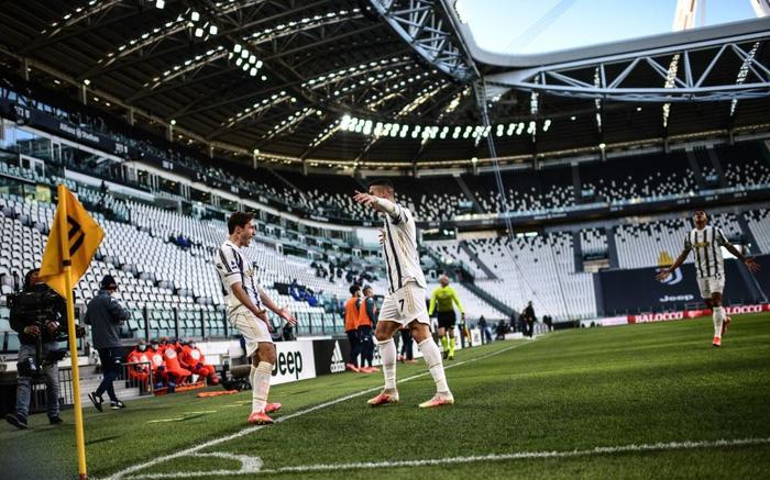 Ronaldo và Dybala cùng nổ súng giúp Juventus thắng Napoli
