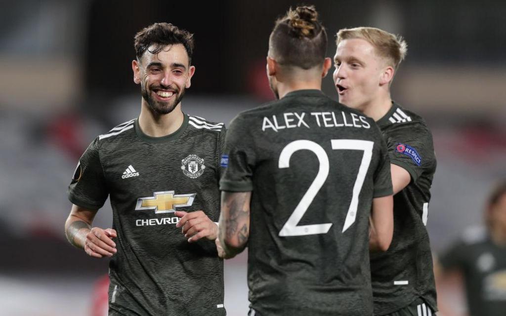 Man United thổi bay địch thủ 